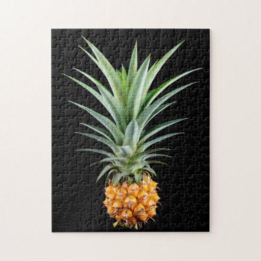 Ananas mit großen Haaren auf schwarzem Hintergrund Puzzle (Vertikal)