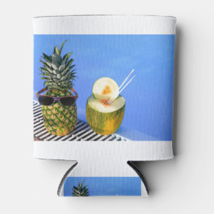 Ananas mit Sonnenbrille und Melone im Pool Dosenkühler