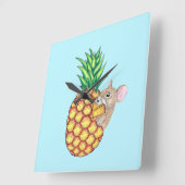 Ananas Pika nimmt ein Chomp Aqua Quadratische Wanduhr (Winkel)