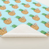 Ananas Pika nimmt einen Biss Sherpadecke (3/4)