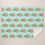 Ananas Pika nimmt einen Biss Sherpadecke (Vorderseite (Horizontal))