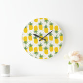 Ananas-Punkte: Sommerfruchtdesign Große Wanduhr (Zuhause)