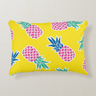 Ananas-Rausch: Helle Cartoon-Vintage. Dekokissen