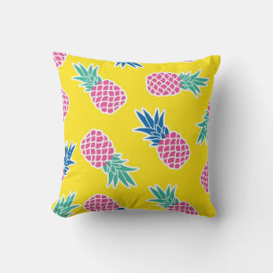 Ananas-Rausch: Helle Cartoon-Vintage. Kissen
