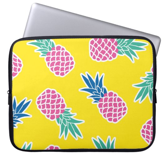Ananas-Rausch: Heller Cartoon Vintag. Laptopschutzhülle (Vorderseite)