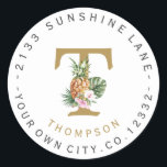 Ananas Rosa Blume Monogramm Circular Address Runder Aufkleber<br><div class="desc">Einzigartiges Rundadressen-Design mit Ananas,  Rosa,  Blütenschreiben (Ihre erste),  Rundschrift. Benutzen Sie das Tool Personalize,  um Ihre Informationen hinzuzufügen,  initial und vielleicht müssen Sie optimieren,  um zu passen. Fügen Sie für dieses "Aussehen" ein Leerzeichen zwischen Buchstaben und Doppelzeichen zwischen Wörtern hinzu.</div>