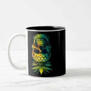 Ananas-Schädel-Schwingen auf der Pineapp Zweifarbige Tasse