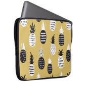 Ananas, schwarz und weiß, nahtloses Muster Laptopschutzhülle (Vorne Rechts)