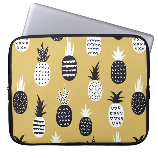 Ananas, schwarz und weiß, nahtloses Muster Laptopschutzhülle (Vorderseite)