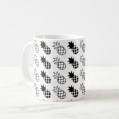 Ananas Schwarzweißdesign Kaffeetasse (Vorderseite Links)