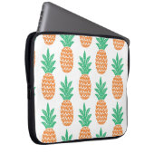 Ananas-Spiel: Fun Pattern Delight. Laptopschutzhülle (Vorne Rechts)