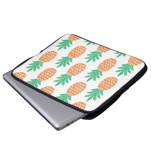 Ananas-Spiel: Fun Pattern Delight. Laptopschutzhülle (Vorne Knopf)