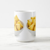 Ananas-Stücke in einer Schüssel Kaffeetasse (Mittel)