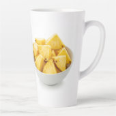 Ananas-Stücke in einer Schüssel Milchtasse (Rechts)