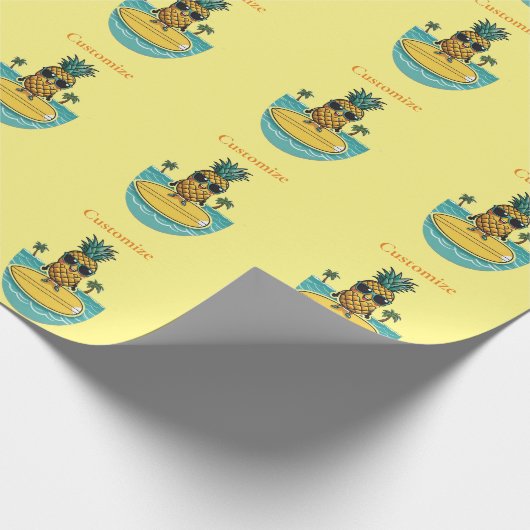 Ananas-Surfer fährt eine Welle Thunder_Cove Geschenkpapier (Ecke)
