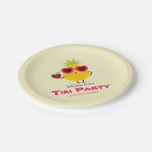Ananas Tiki Party Personalisiert Paper Plate Luau Pappteller (Schrägansicht)