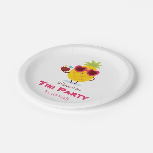 Ananas Tiki Party Personalisiert Paper Plate Luau Pappteller (Schrägansicht)