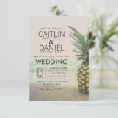 Ananas Tropical Beach Hochzeit in Urlaubsort Card Einladung (Stehend Vorderseite)
