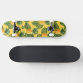 Ananas u. tropisches Blätter auf Gold Skateboard (Horizontal)