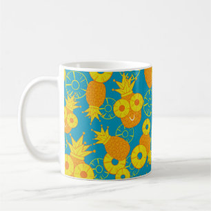 Ananas- und Ananas-Ringe. Nahtloser Doodkrug Kaffeetasse