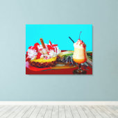 Ananas und Eis mit einem Fruchtsmoothie Leinwanddruck (Insitu (Holzboden))