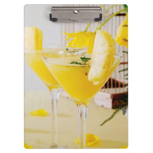 Ananas- und Ingwer-Fresca-Cocktail Klemmbrett (Vorderseite)