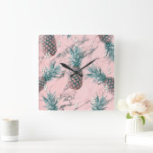 Ananas und rosa Marmor Swirl Moderner tropischer C Quadratische Wanduhr (Zuhause)