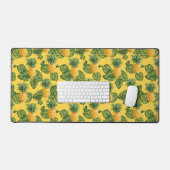 Ananas und tropische Blätter auf Gold Schreibtischunterlage (Tastatur & Maus)