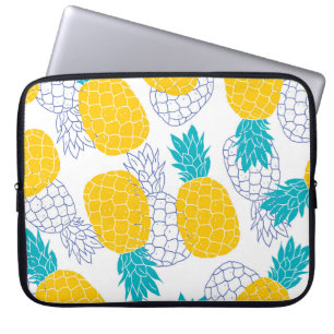 Ananas weißer Hintergrund, nahtloses Muster. Laptopschutzhülle