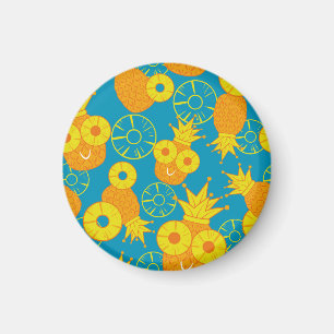 Ananasringe: Doodle Cartoon Vintage. Magnet