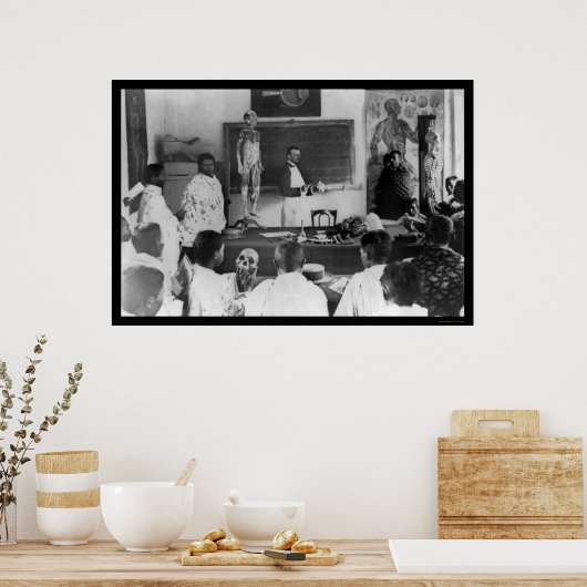 Anatomie-Klasse im Sudan, Afrika 1920 Poster (Küche)