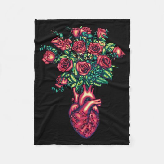 Anatomisches Herz mit Rose, Herzkrieger Fleecedecke (Vorderseite)