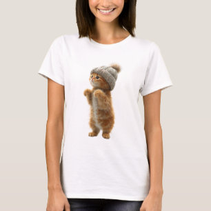 Anbetungswürdiges flauschiges rotes Kätzchen mit e T-Shirt