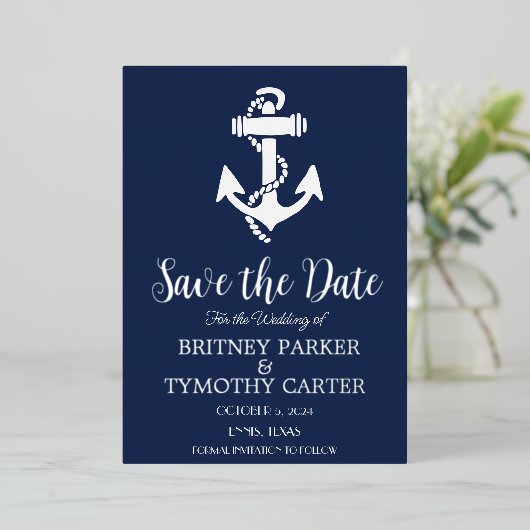 Anchor Nautical Navy Blue Modern QR Code Hochzeit Folieneinladung (Stehend vorne)