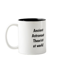 Ancient Astronaut Theorist am Arbeitsplatz