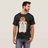 and Cute Tiger with Glasses holding an Eye Chart   T-Shirt (Vorne ganz)
