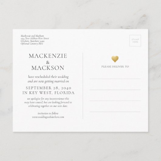 Ändern des Datums Einfache Goldherzen Hochzeit Ankündigungspostkarte (Rückseite)