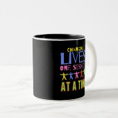 Ändern des Lebensunterhalts einer Sitzung nach der Zweifarbige Tasse (VorderseiteRechts)