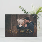 Ändern Sie das Date Foto Minimal Moderne Kalligraf Ankündigung (Stehend Vorderseite)