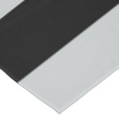 Ändern Sie graue Streifen in eine beliebige Farbe. Tischdecke (Schrägansicht)