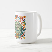 Anders denken. Mutig erschaffen. — Fearless Minds Kaffeetasse (VorderseiteRechts)