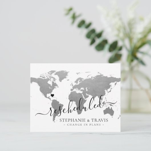 Änderung der Pläne Neuer Termin-Hochzeit in Urlaub Ankündigungspostkarte (Stehend Vorderseite)