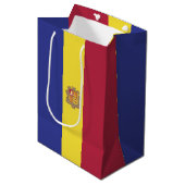 Andorra-Flagge Mittlere Geschenktüte (Vorderseite Schrägansicht)