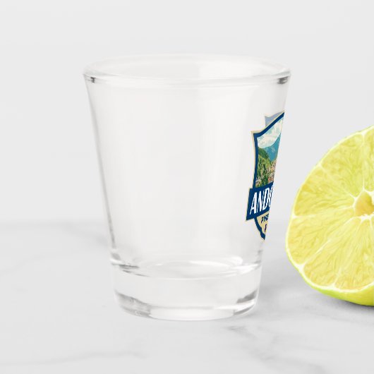 Andorra Illustration Retro-Abzeichen Schnapsglas (Links)