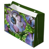 Anemone Gift Bag - Groß, Matte Große Geschenktüte (Vorderseite Schrägansicht)