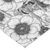 Anemonengarten in Schwarzweiß Tischdecke (Schrägansicht)