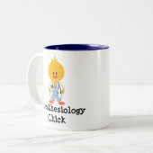 Anesthesiology-Küken-Tasse Zweifarbige Tasse (Vorderseite Links)