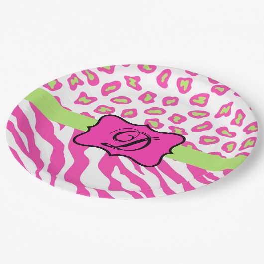 Anfänglich rosa Zebra Leopard Hautmonogramm Pappteller (Schrägansicht)