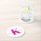 Anfänglicher Mit Monogramm Name in Pink Runder Pappuntersetzer (Vor Ort)