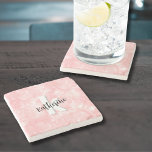 Anfängliches Monogramm für Rosa Wasserfarbe Steinuntersetzer<br><div class="desc">Eine weiche, rot-rosa Aquarellwand bietet die Leinwand für einen niedlichen und zeitgenössischen Monogramm-Untersetzer mit Initialen und Namen. Die Schwarz-Weiß-Farbpalette des Monogrammes, bestehend aus modernen Schriftart, die mit einem Script-Schriftart vermischt sind, verleiht dem Programm einen schlichten und dennoch lustigen Charme. Ob Sie Ihren Vornamen oder Vornamen gewollt haben, hängt von Ihnen...</div>